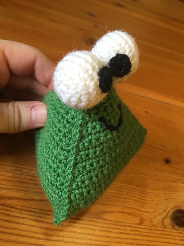Crochet tetrahedron frog with huge eyes